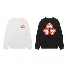PALACE    A heart-shaped triangle LOGO printing men's and women's loose casual autumn and winter round neck sweaters